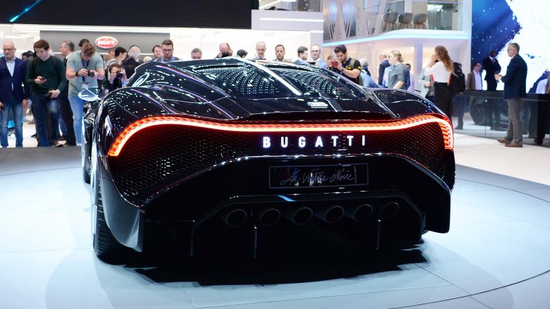 Бугатти la voiture noire 2020