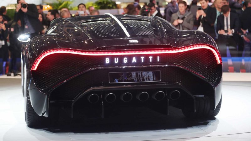 Бугатти la voiture noire 2021