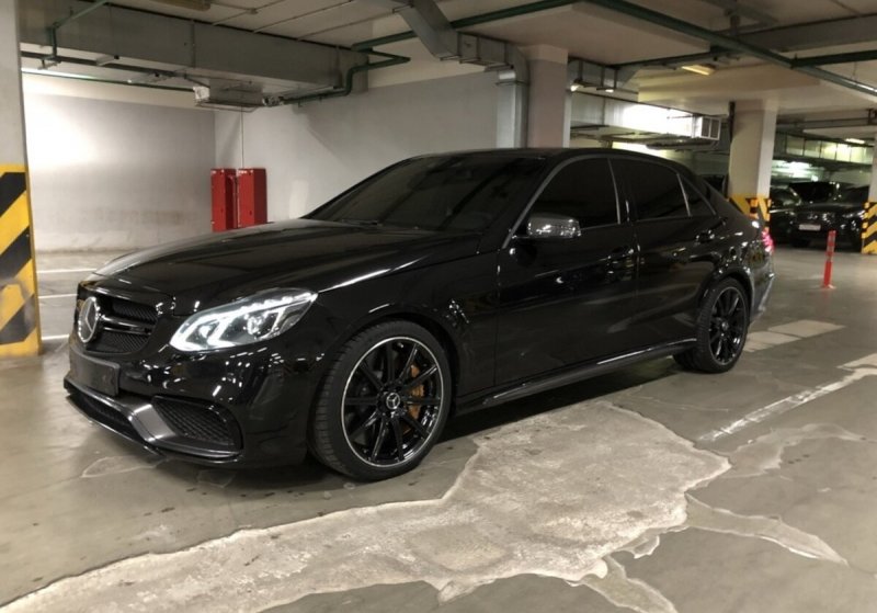 Мерседес w212 AMG черный