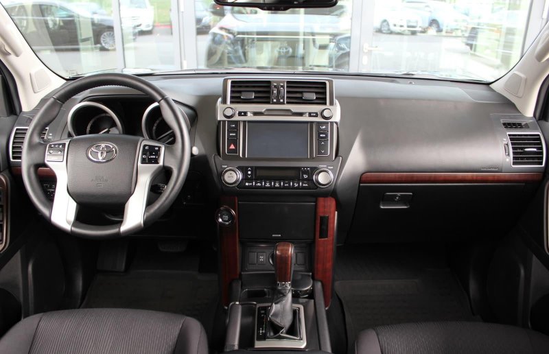 Toyota Land Cruiser Prado 150 салон