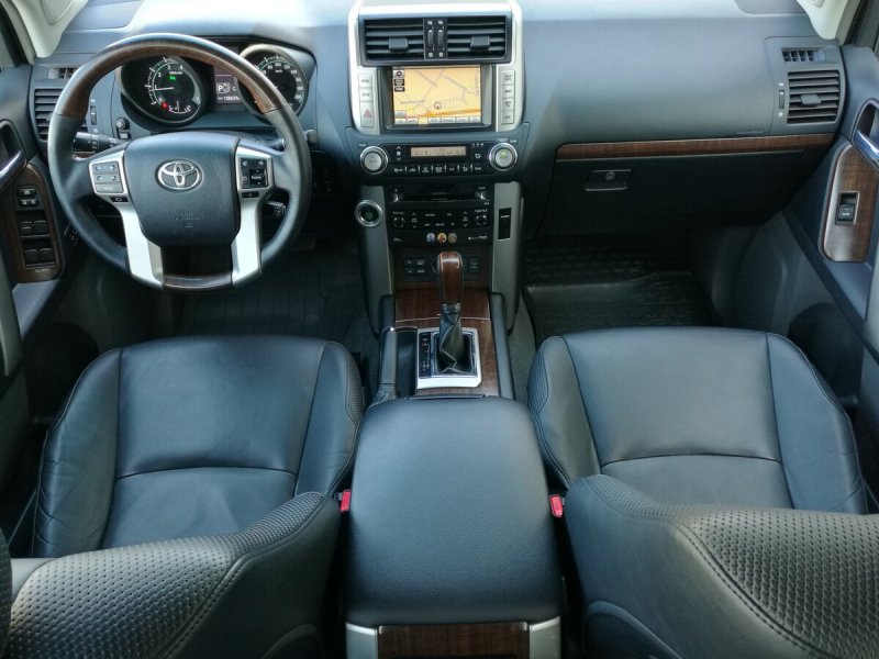 Toyota Land Cruiser Prado 2010 Interior