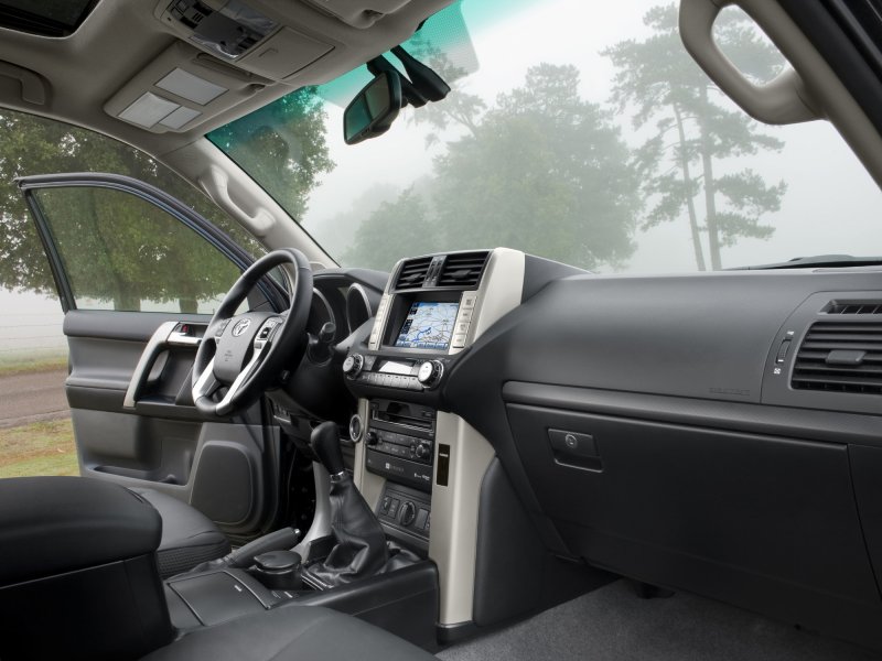 Toyota Land Cruiser Prado 150 салон