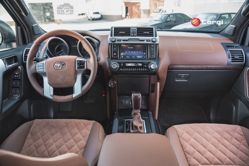 Toyota Land Cruiser Prado салон
