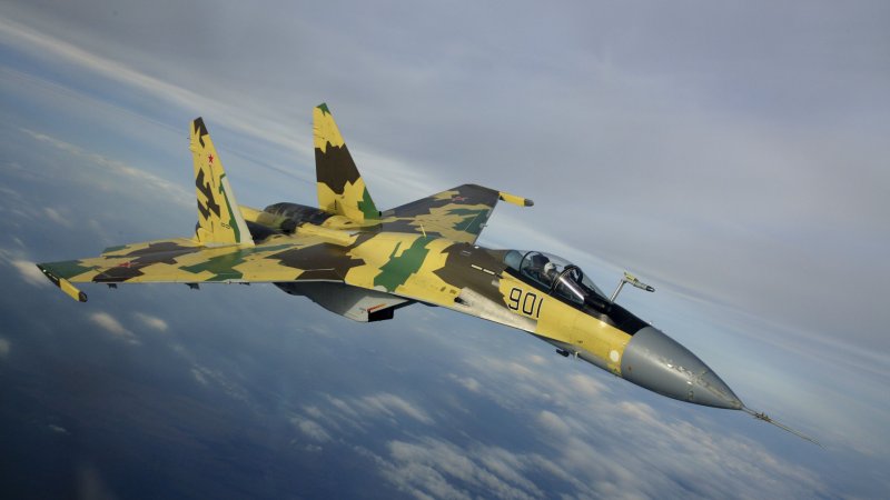 Истребитель Су-35