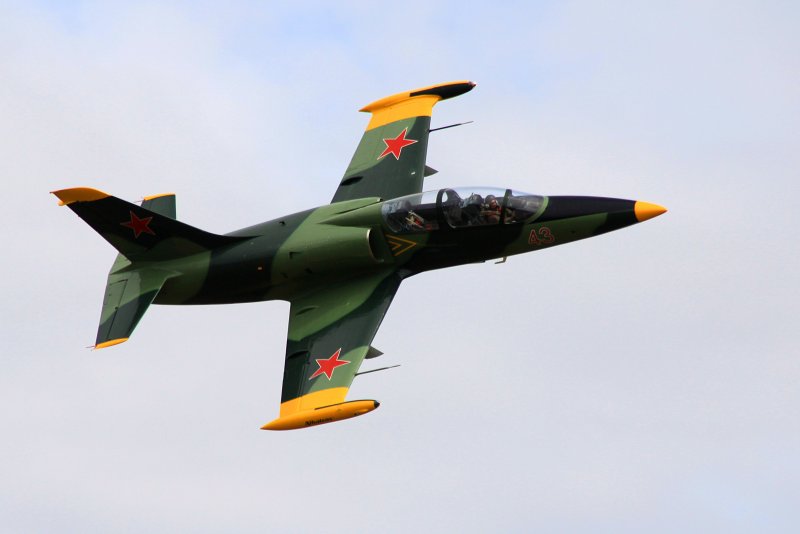 Учебно-боевой самолет л-39