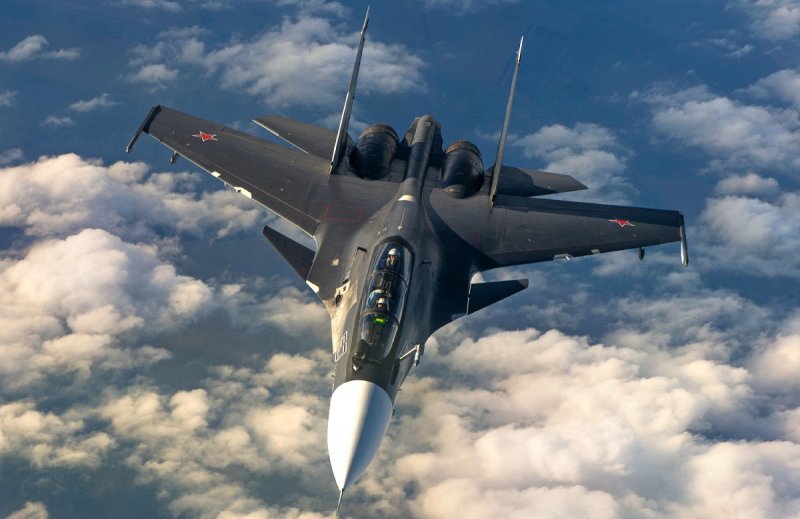 Истребитель Су-30см
