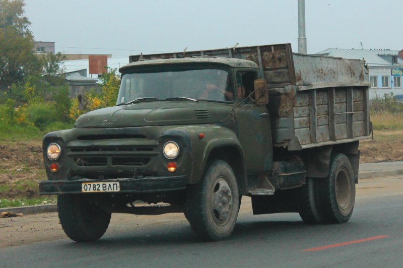 ЗИЛ 4502 цвет хаки