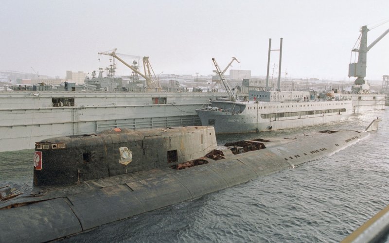 Подводная лодка Курск в доке