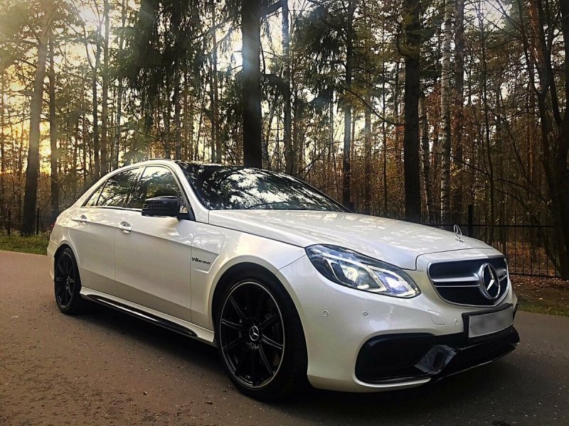 Мерседес CLS 63 AMG белый