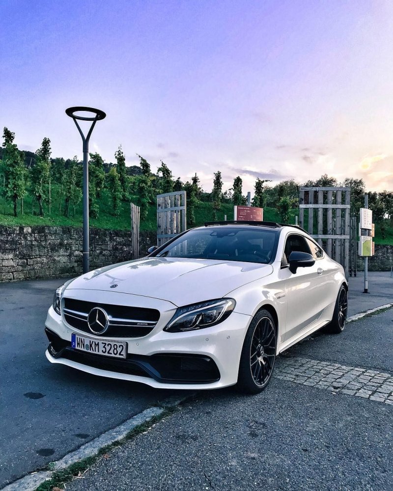 Мерседес-Бенц w213 белый