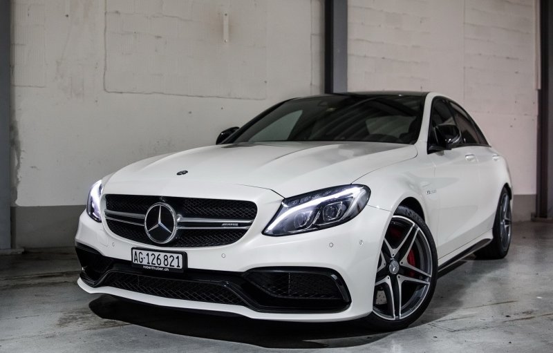 Mercedes c63 AMG белый
