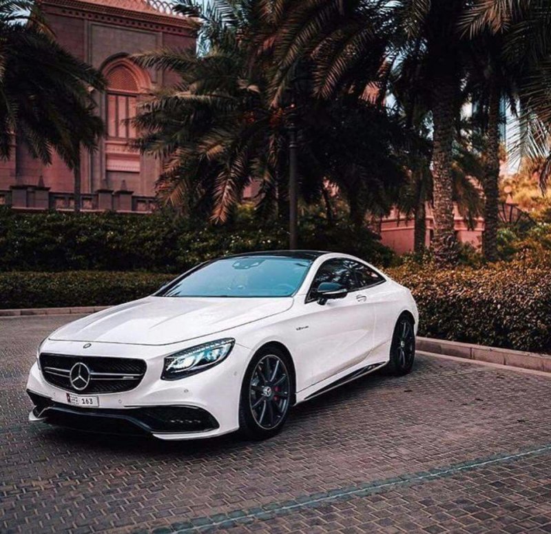 Белый Мерседес 63 s AMG