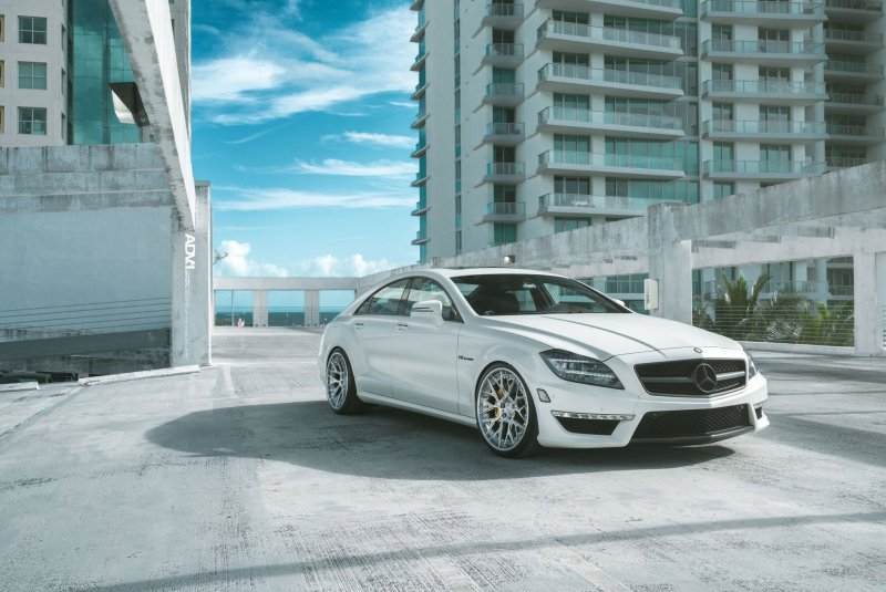 Mercedes CLS 63 AMG White