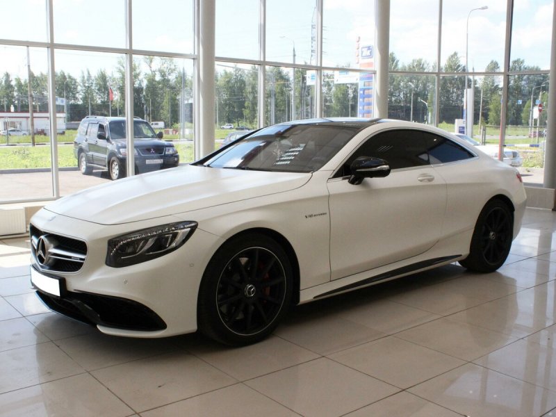 Mercedes s Coupe 63 AMG белый