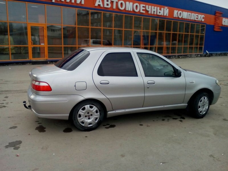 Fiat Albea 2011 серый