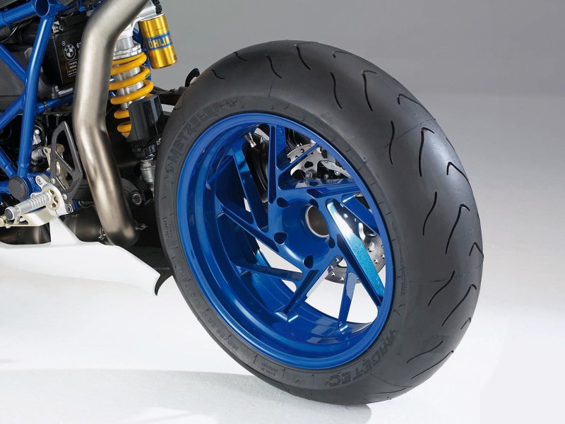 Заднее колесо мотоцикла BMW r80