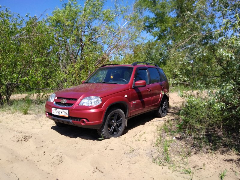 Chevrolet Niva Red
