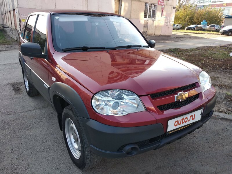 Шевроле Нива 2007 красный