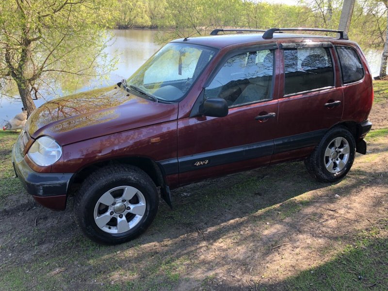 Chevrolet Niva 2004