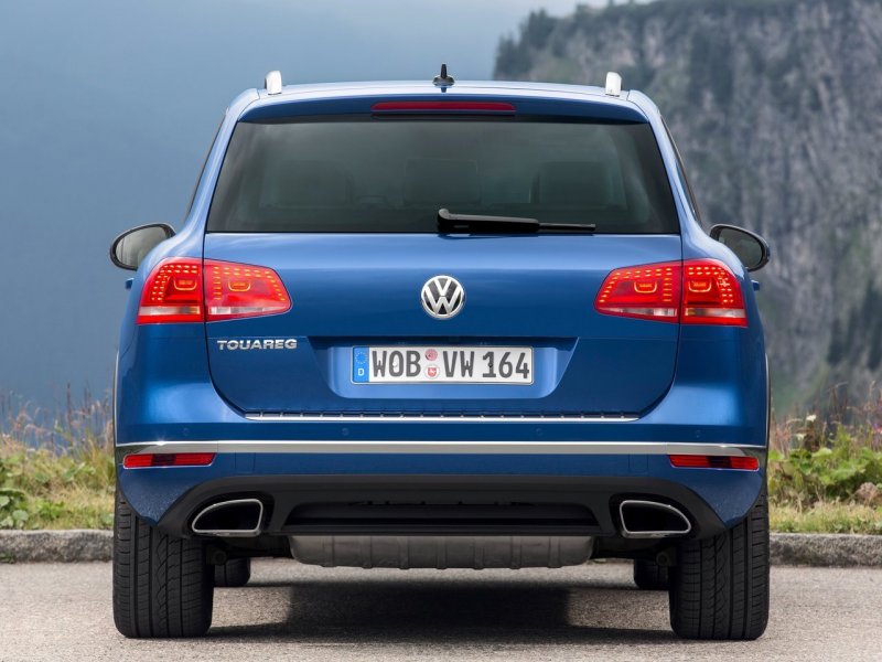 Volkswagen Touareg 2017 сзади