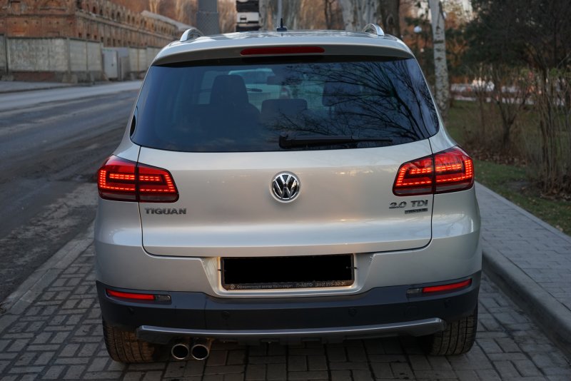Volkswagen Tiguan 2014 сзади