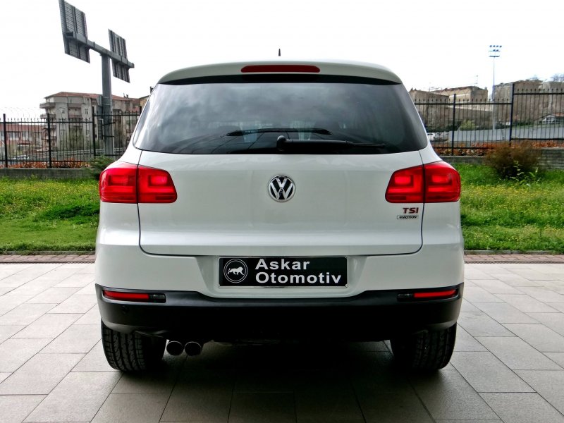 Volkswagen Tiguan 2015 сзади