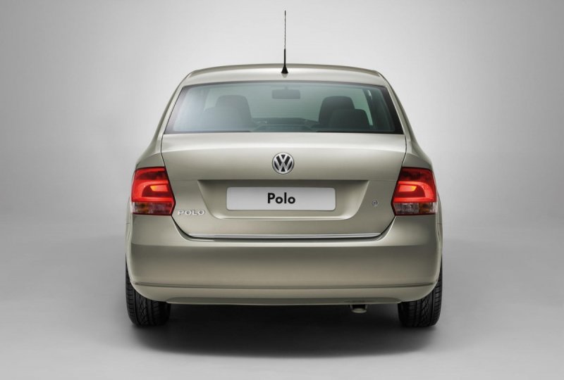 Volkswagen Polo 2015 сзади