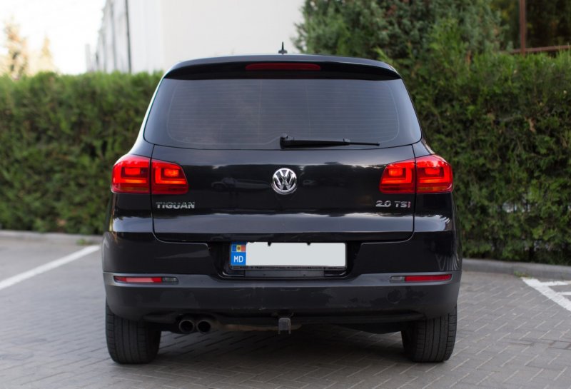 Volkswagen Tiguan 1.4 зад