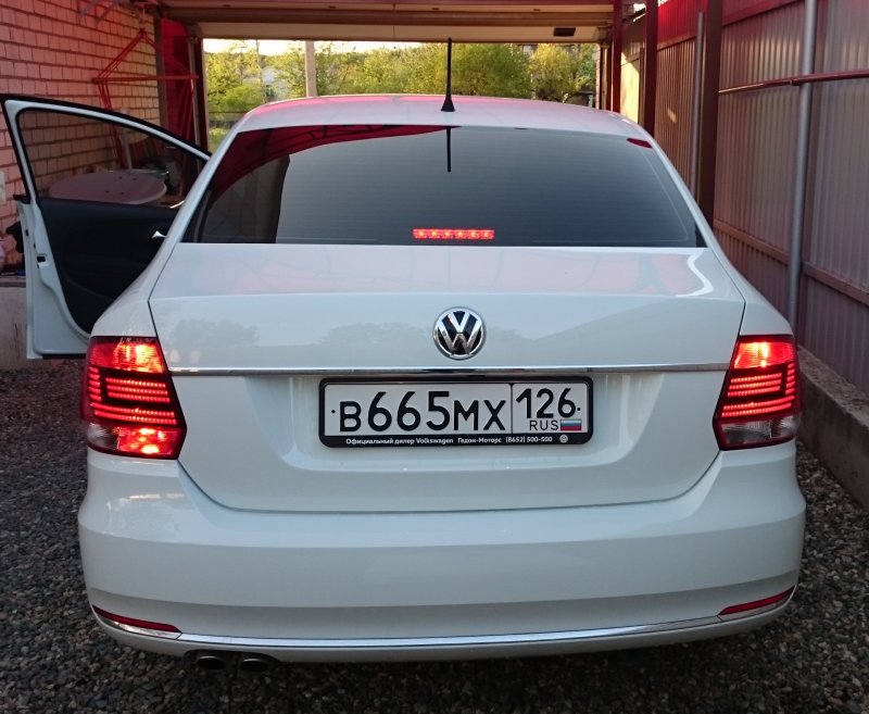 VW Polo sedan 2016 зад