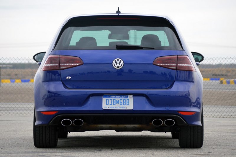 Volkswagen Golf 7 сзади