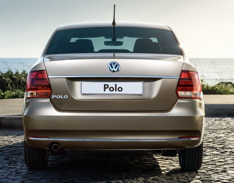 Volkswagen Polo sedan сзади