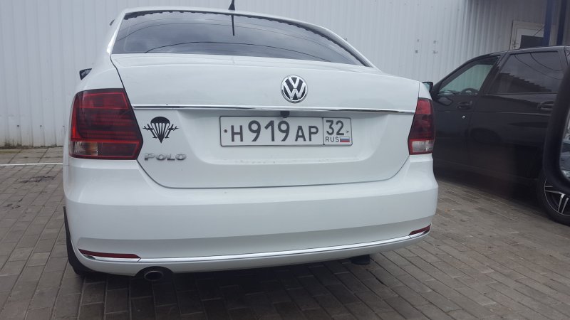 Volkswagen Polo sedan сзади
