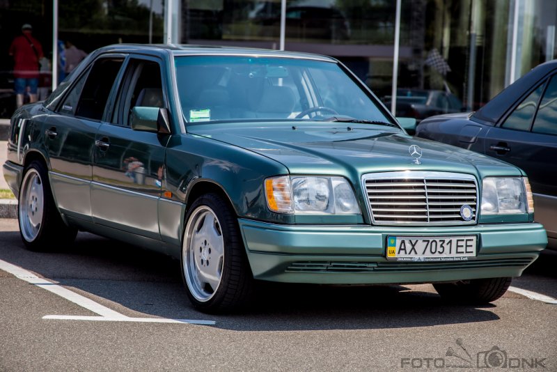 Мерседес w124 зеленый