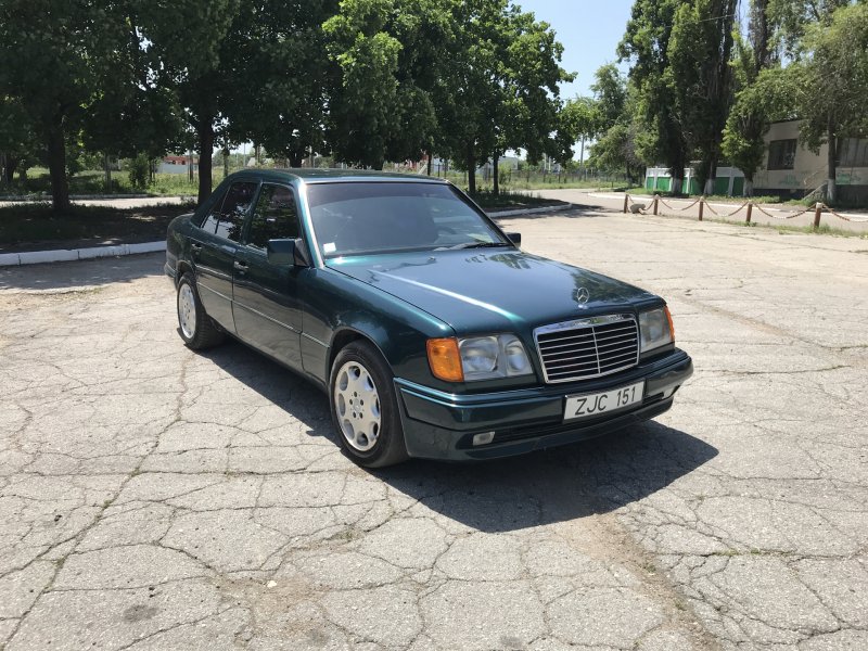 Мерседес Бенц 124 год 1995