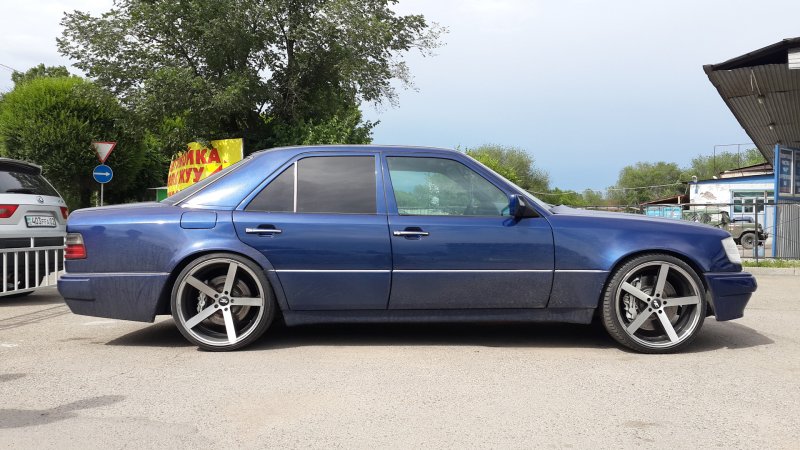 Mercedes 124 r20