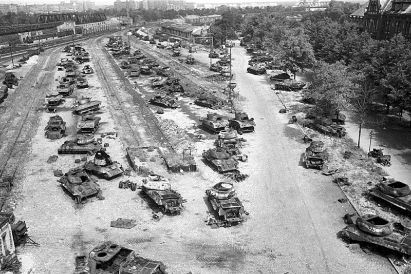 Подбитые т-34 в Берлине