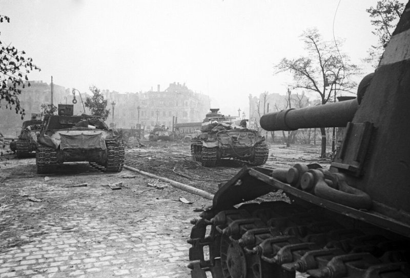 Подбитые т-34 в Берлине