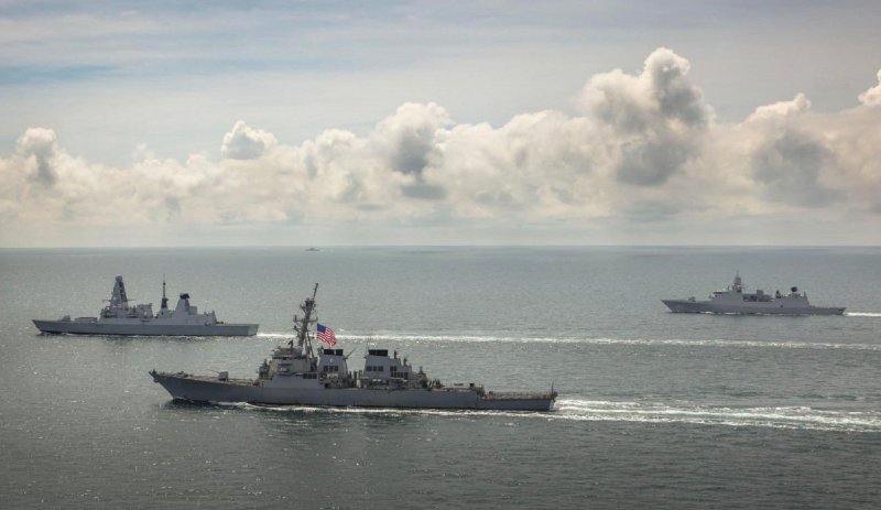USNS Robert e. Peary