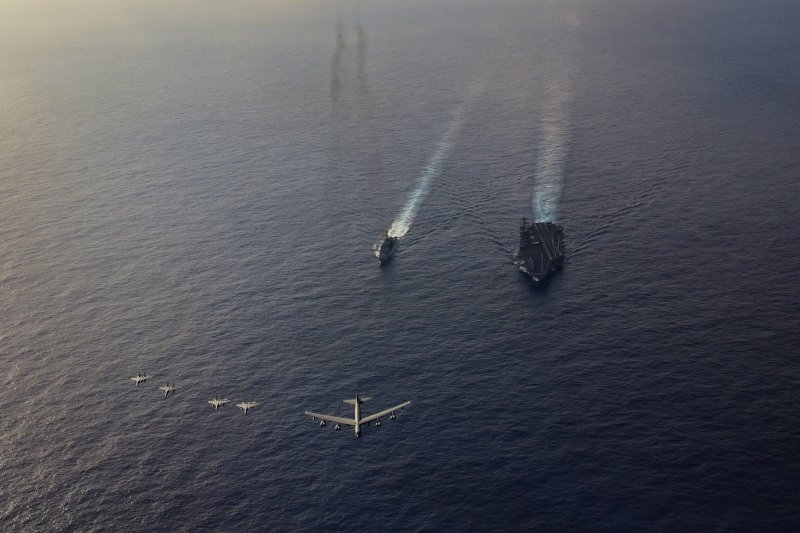 B-52 Stratofortress на авианосце