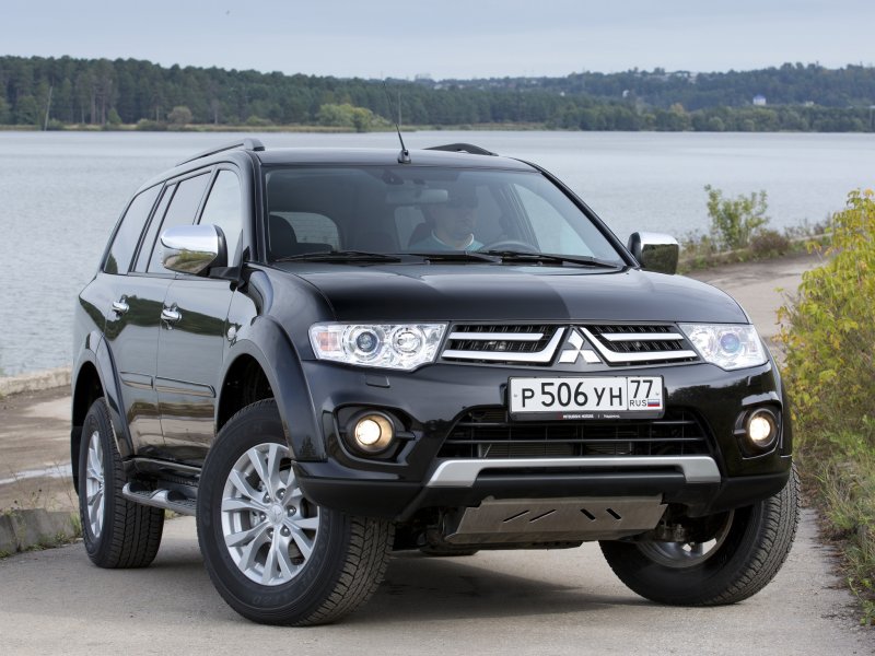 Mitsubishi Pajero Sport 2015