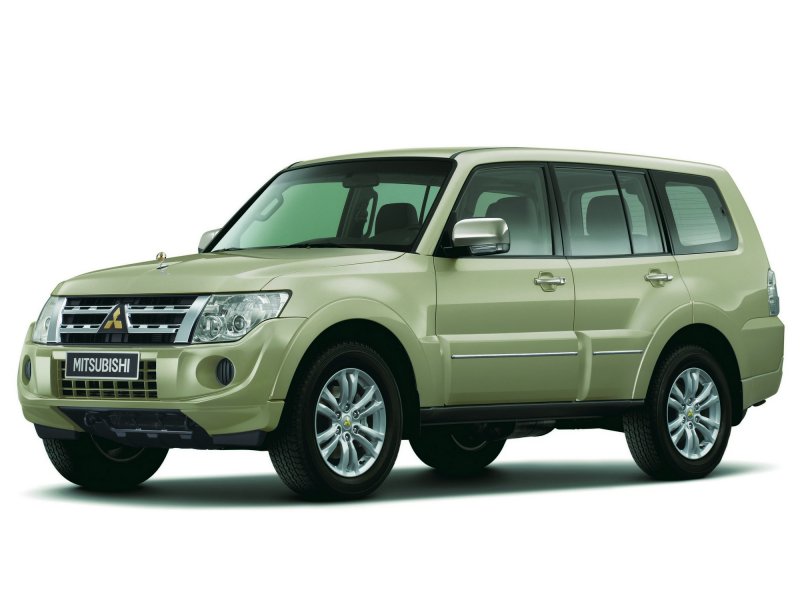 Mitsubishi Pajero 4