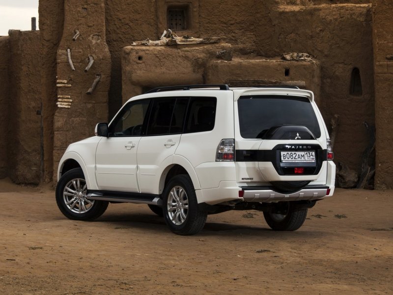 Mitsubishi Pajero 2014