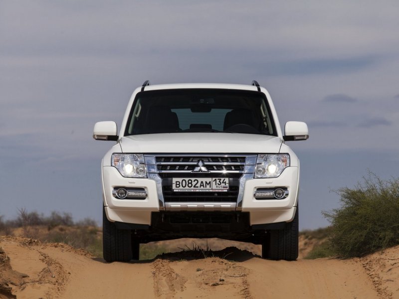 Mitsubishi Pajero 4