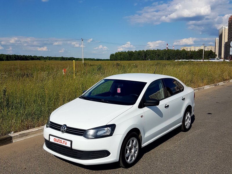 Volkswagen Polo 2014 белый