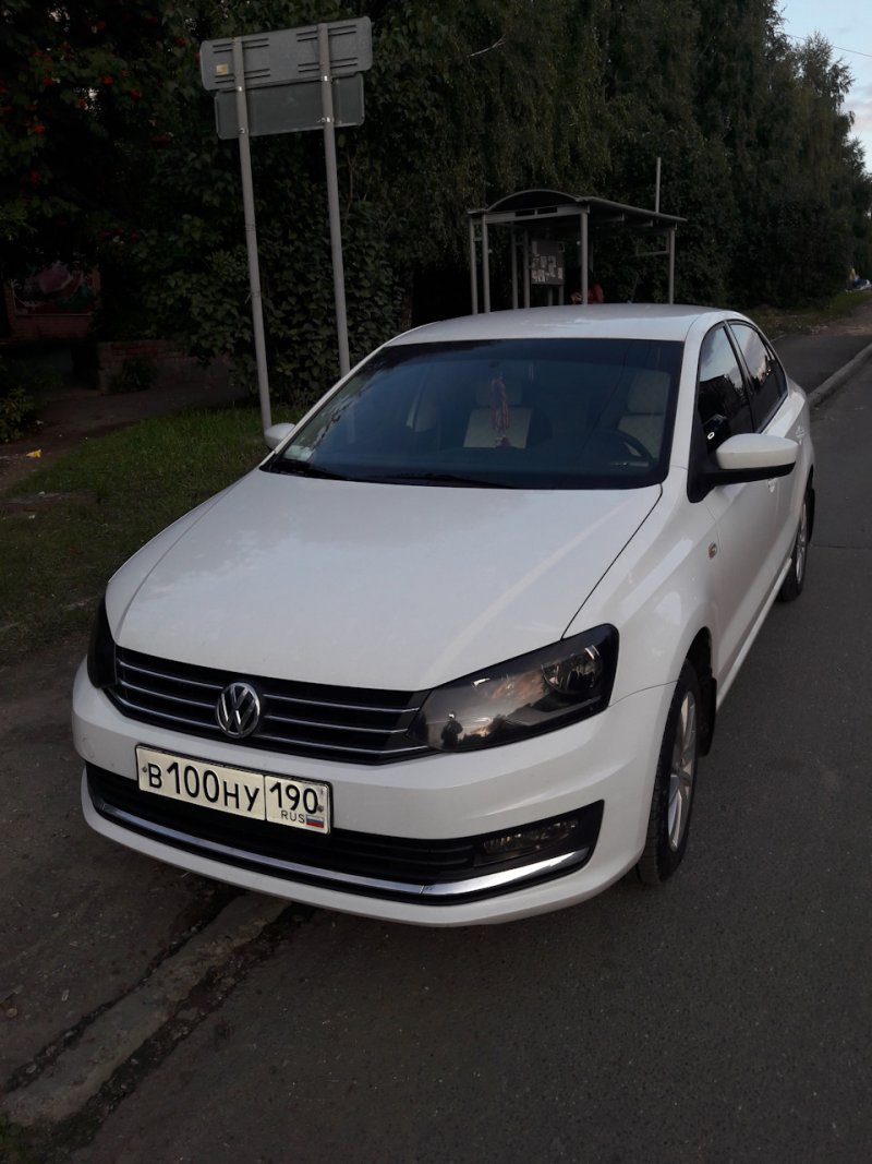 Volkswagen Polo 1.4 sedan