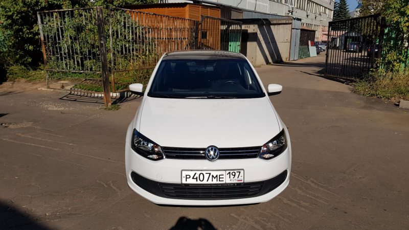VW Polo Oper White