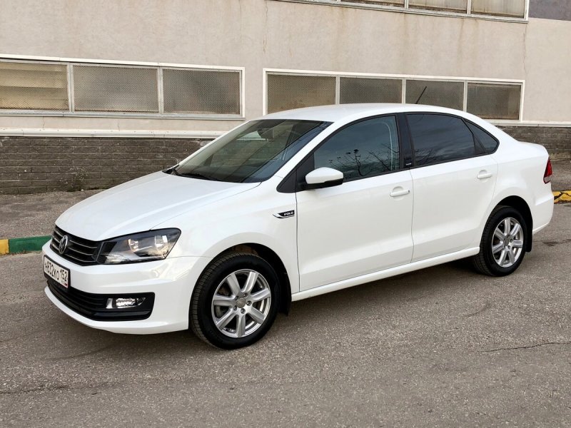 Volkswagen Polo 2016 белый