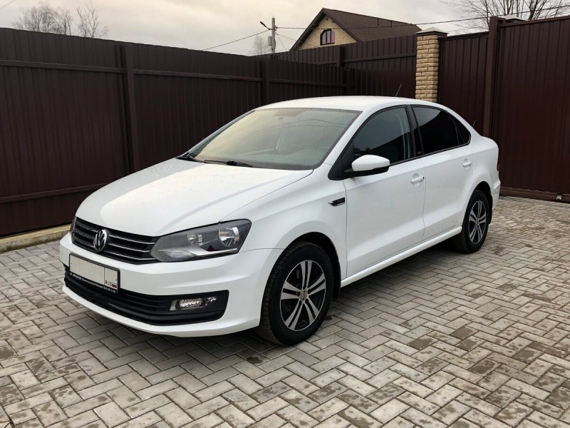 Volkswagen Polo 2016 белый