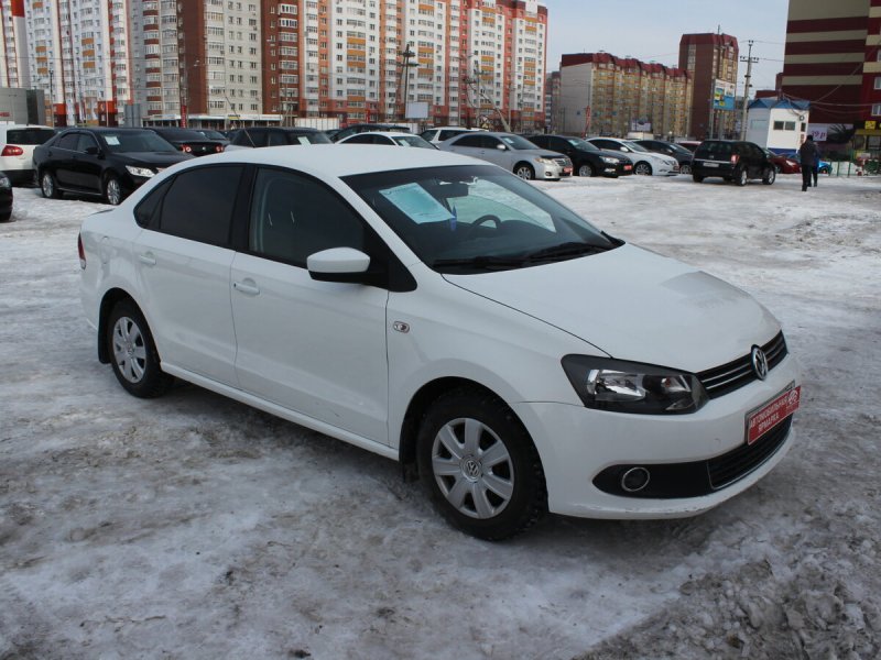 Фольксваген поло 2011 белый