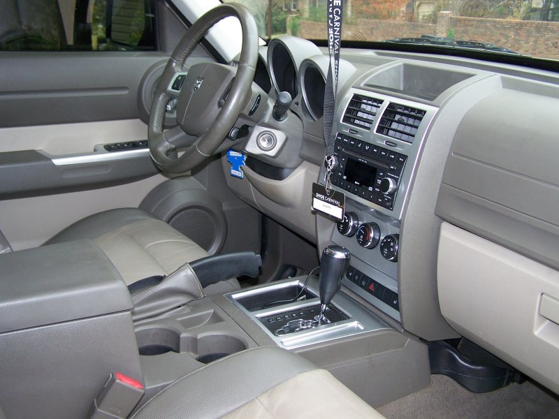 Dodge Nitro Interior